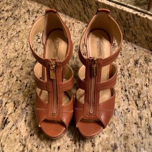 Michael Kors heals size 7.5